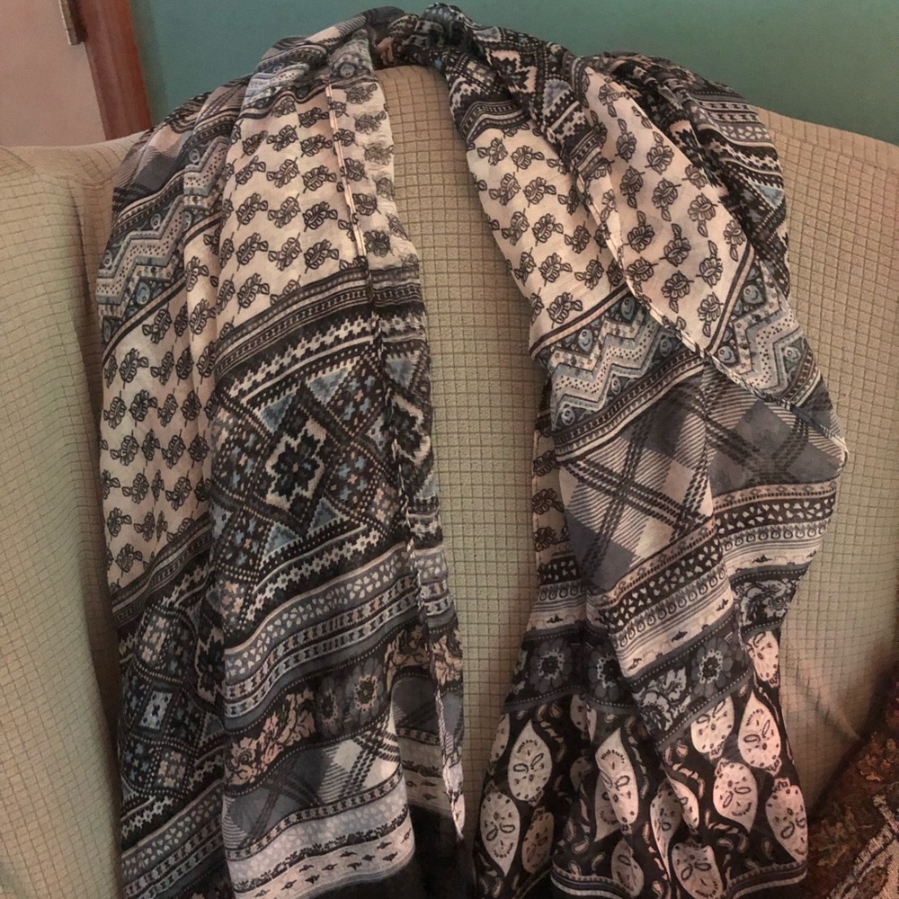 Women’s Scarf / Wrap